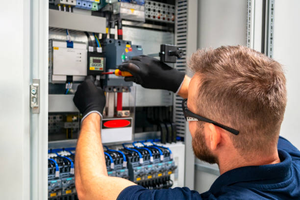 Best Circuit Breaker Repair  in Waupun, WI